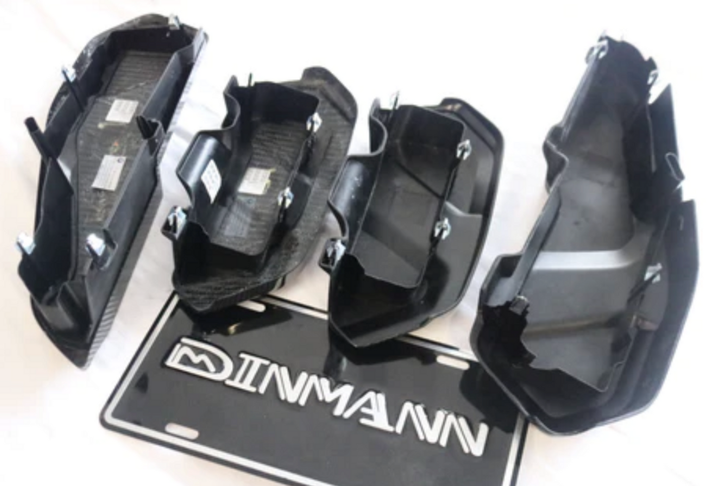 Dinmann Carbon Fiber Engine Covers - F90 M5